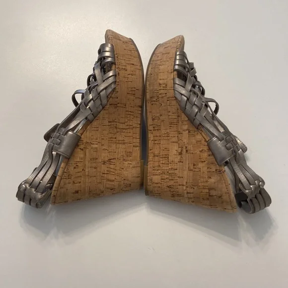 Juicy Couture Silver Strappy Leather Slingback Kody Wedge Sandals size 10 - Picture 3 of 9